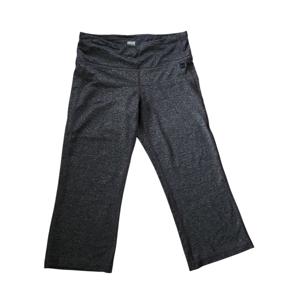 MEC Lotus Capris Activewear Running Yoga Climbing Gray – size M - Picture 1 of 10